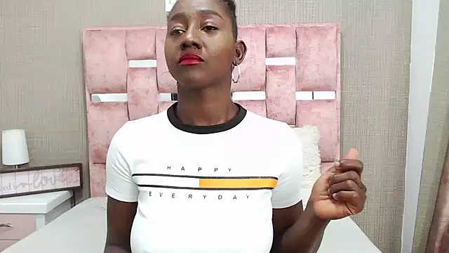 NahomyHawk online show from April 2026 01:11:01 PM