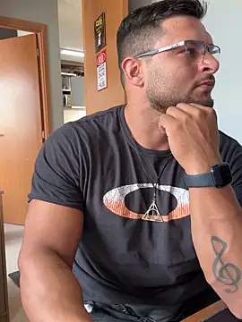 KRYSTALIZEDY online show from December 2025 11:04:02 AM