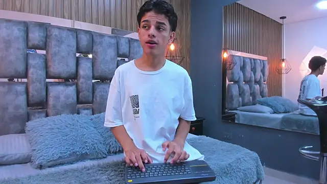 owen  johnson online show from January 2026 12:08:02 PM