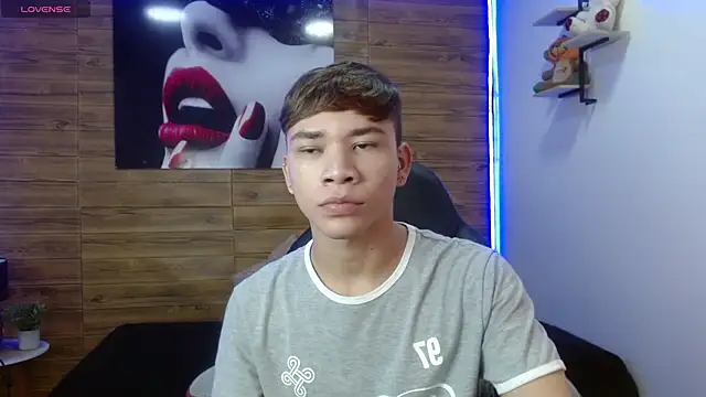 Snapshot of nathanclay chatting on May 2026 01:40:01 PM nathanclay online show from May 2026 01:40:01 PM