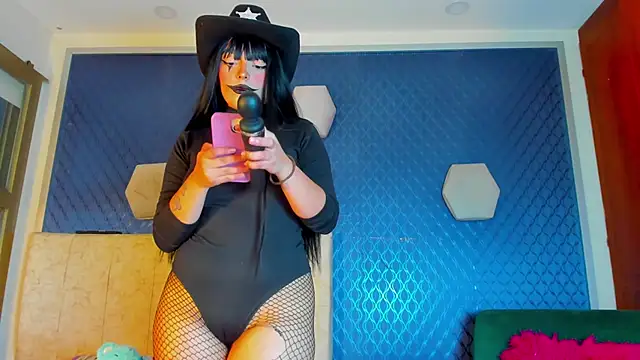 Snapshot of thania_777 chatting on November 2025 09:48:02 PM thania 777 online show from November 2025 09:48:02 PM