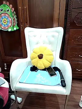 Jess-Thuy online show from September 2025 06:20:02 PM