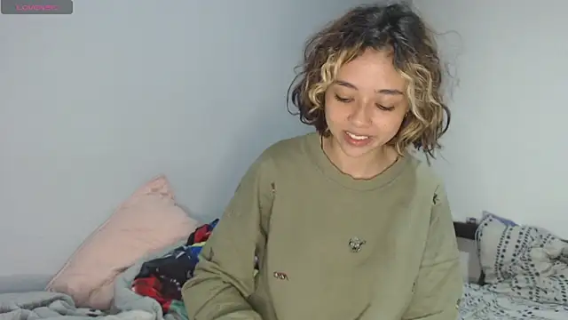 Snapshot of brisazanes chatting on November 2025 10:28:02 AM brisazanes online show from November 2025 10:28:02 AM