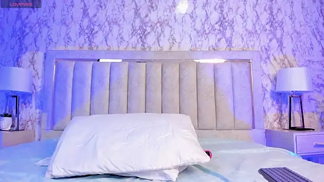 AlaiaMoretti online show from October 2025 05:35:02 AM