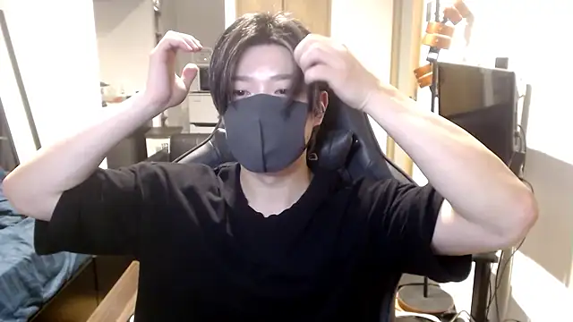 Snapshot of Mei-Tanaka chatting on October 2025 02:36:02 PM Mei-Tanaka online show from October 2025 02:36:02 PM