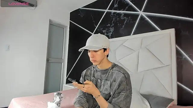 Snapshot of AerumChae chatting on May 2026 12:00:02 PM AerumChae online show from May 2026 12:00:02 PM