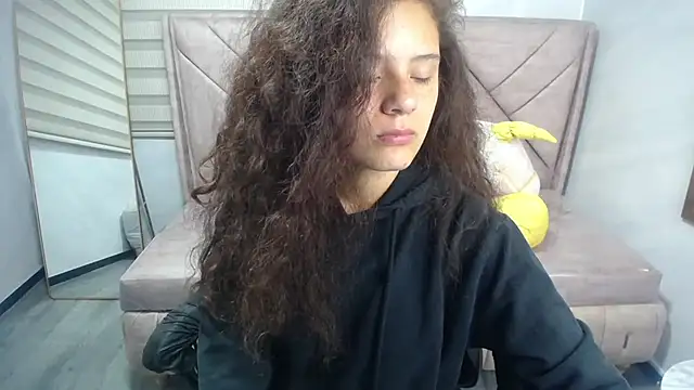 Velvet Moon V online show from September 2025 01:14:02 PM