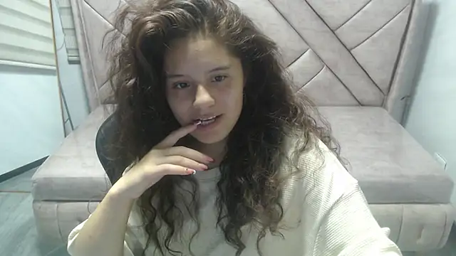 Velvet Moon V online show from March 2026 09:18:02 PM