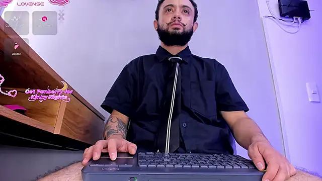 Snapshot of Noah_devil_ chatting on December 2025 03:35:02 AM Noah devil online show from December 2025 03:35:02 AM