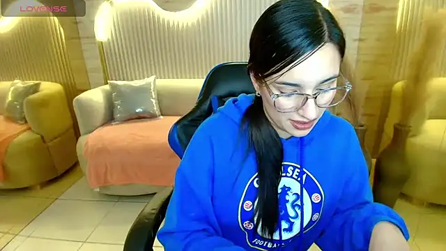 scarlettvixen r online show from November 2025 07:57:01 PM