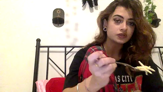 piccolaflo online show from February 2026 05:17:01 PM