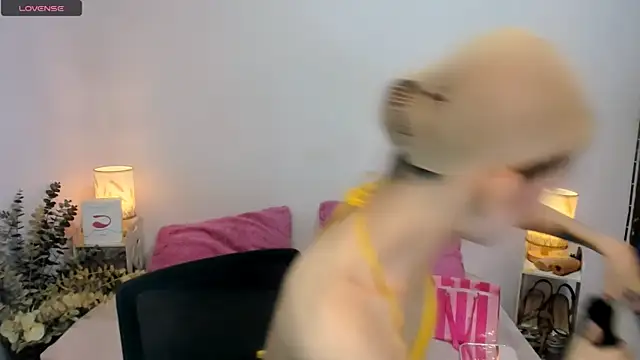 Snapshot of tsmokemachine chatting on October 2025 05:46:01 PM tsmokemachine online show from October 2025 05:46:01 PM