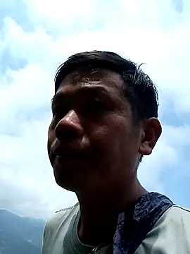 DungLuongg online show from May 2026 03:25:02 AM