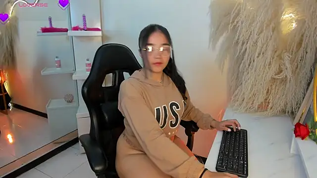 Snapshot of CamiJones chatting on September 2025 12:40:01 PM CamiJones online show from September 2025 12:40:01 PM