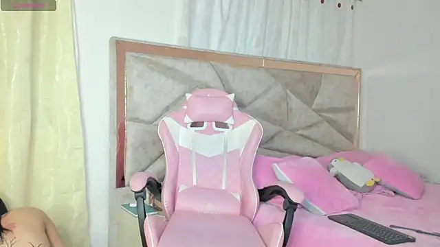 Snapshot of kendal_hot01 chatting on October 2025 09:56:01 PM kendal hot01 online show from October 2025 09:56:01 PM