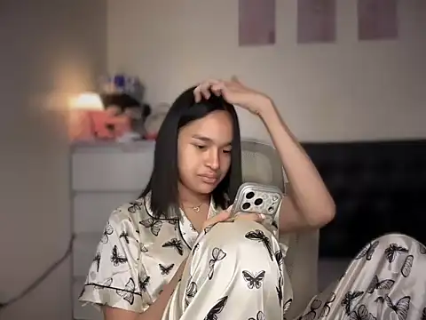 lelasohna online show from April 2026 12:21:02 PM