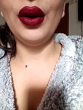 Snapshot of LINA-DALOUA chatting on November 2025 01:36:01 PM LINA-DALOUA online show from November 2025 01:36:01 PM