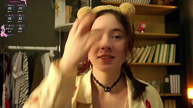 Snapshot of AlbertaClack chatting on November 2025 11:45:01 AM AlbertaClack online show from November 2025 11:45:01 AM