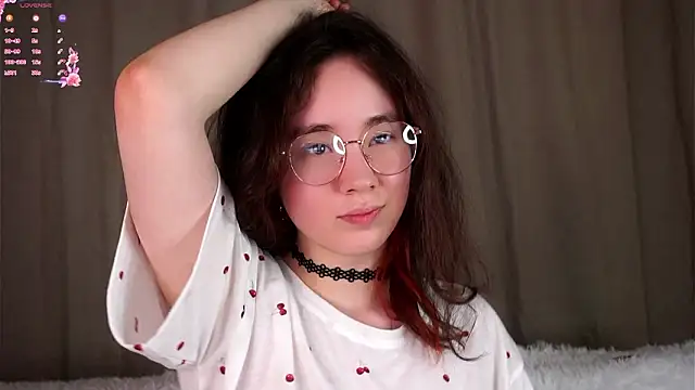 Snapshot of AlbertaClack chatting on February 2026 01:48:02 PM AlbertaClack online show from February 2026 01:48:02 PM