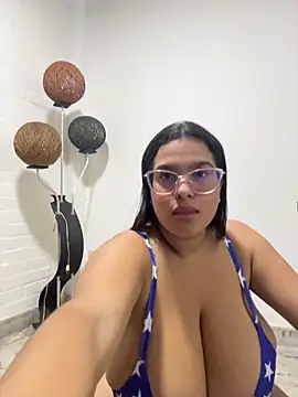 nathalia correa online show from November 2025 01:59:01 AM