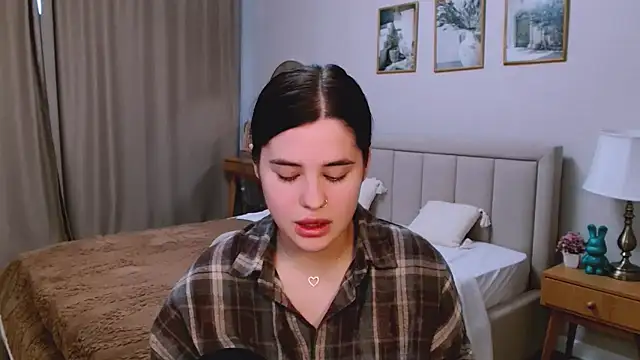 lil angel  online show from February 2026 02:27:01 PM