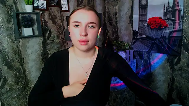 JuliaTopp  online show from October 2025 04:16:01 PM