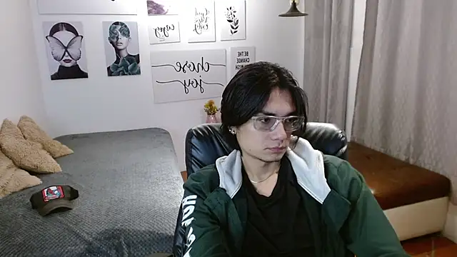 davoxer online show from November 2025 03:40:02 AM