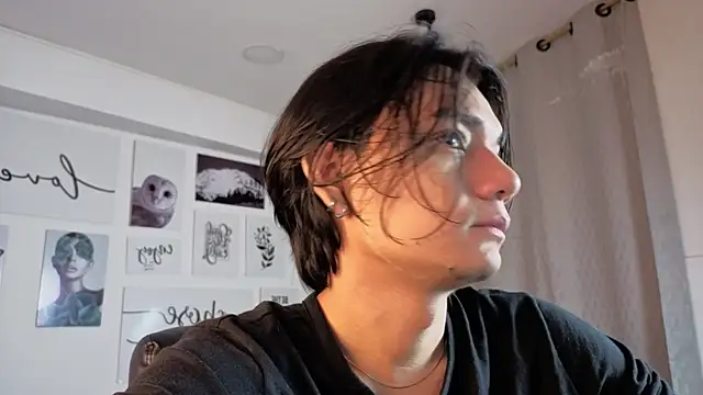 davoxer online show from December 2025 03:22:01 AM