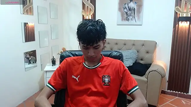 Snapshot of markbowie chatting on May 2026 05:42:01 PM markbowie online show from May 2026 05:42:01 PM