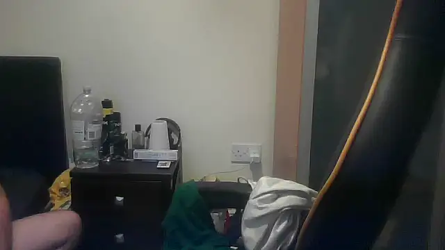 LondonMan1988 online show from November 2025 07:54:01 PM