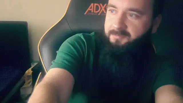 LondonMan1988 online show from November 2025 03:29:02 PM