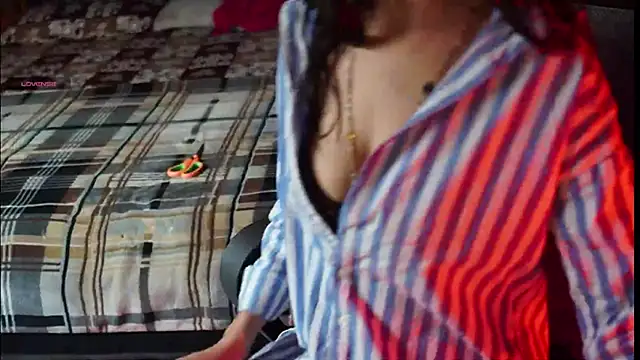 Snapshot of NidhiChandra chatting on October 2025 08:01:01 AM NidhiChandra online show from October 2025 08:01:01 AM