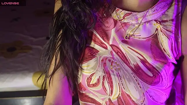 Snapshot of NidhiChandra chatting on October 2025 11:33:02 AM NidhiChandra online show from October 2025 11:33:02 AM