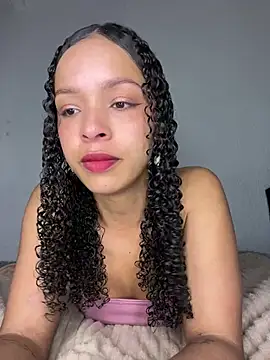 Yasmin777  online show from February 2026 11:49:02 PM