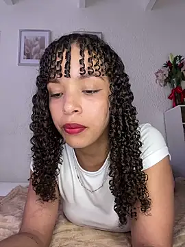 Snapshot of Yasmin777_ chatting on April 2026 09:28:02 PM Yasmin777 online show from April 2026 09:28:02 PM