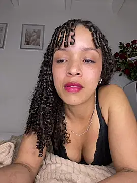 Snapshot of Yasmin777_ chatting on May 2026 05:03:02 AM Yasmin777 online show from May 2026 05:03:02 AM