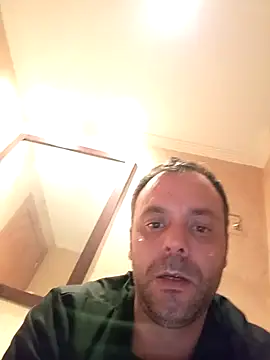 manchego85 online show from April 2026 01:43:01 AM