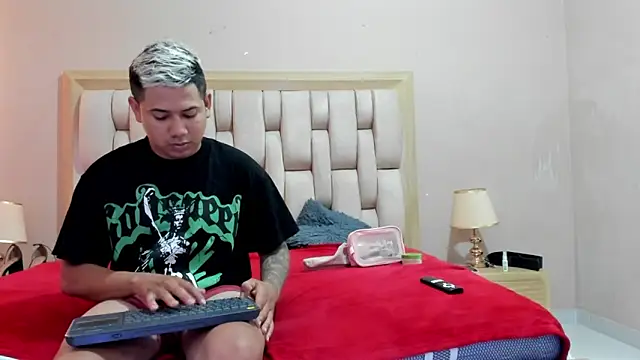 RihanandDrake online show from January 2026 02:44:02 PM