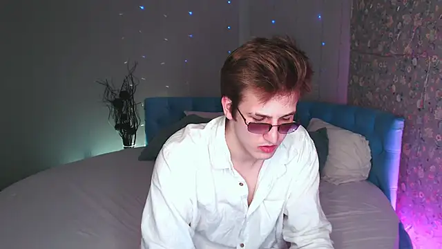 KiskaKurt online show from September 2025 09:16:02 PM