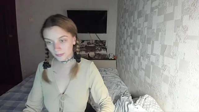 AlisTris online show from October 2025 02:59:02 PM