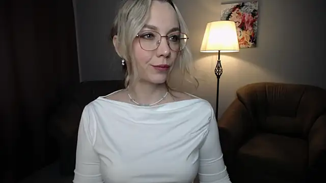 Snapshot of Ava_Elior chatting on April 2026 11:32:01 AM Ava Elior online show from April 2026 11:32:01 AM