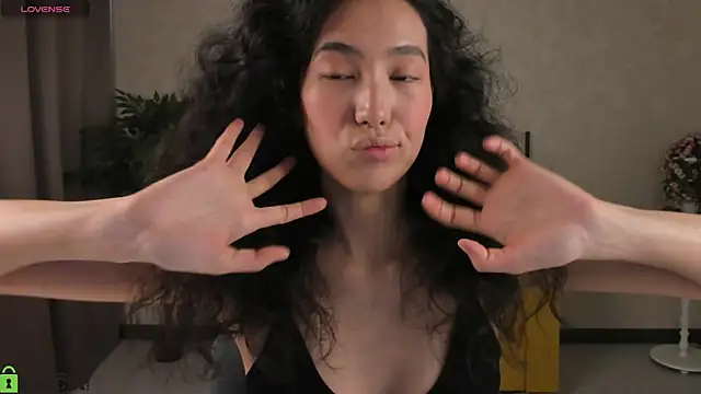 FlirtyAura online show from April 2026 03:26:02 AM