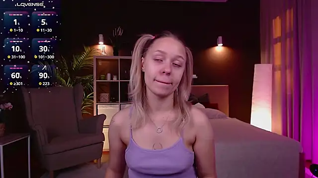 Pooja Hegde online show from September 2025 01:10:01 AM