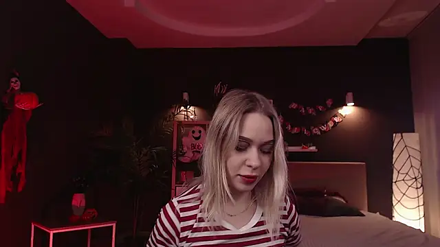 Pooja Hegde online show from October 2025 01:06:02 AM