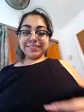 Snapshot of Lovelyrainn chatting on October 2025 01:41:01 PM Lovelyrainn online show from October 2025 01:41:01 PM