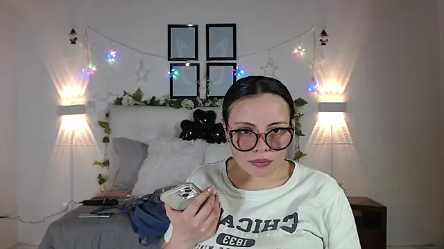 Megan 05  online show from February 2026 05:50:01 PM