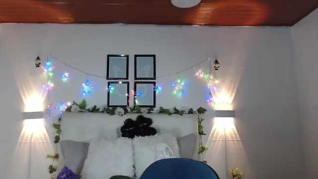 Megan 05  online show from April 2026 06:45:02 PM