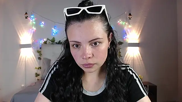 Snapshot of Megan_05_ chatting on May 2026 07:11:02 PM Megan 05 online show from May 2026 07:11:02 PM