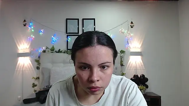Snapshot of Megan_05_ chatting on May 2026 07:20:02 PM Megan 05 online show from May 2026 07:20:02 PM