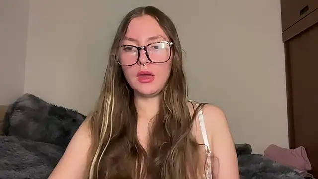 velvet  moon online show from May 2026 04:51:01 AM